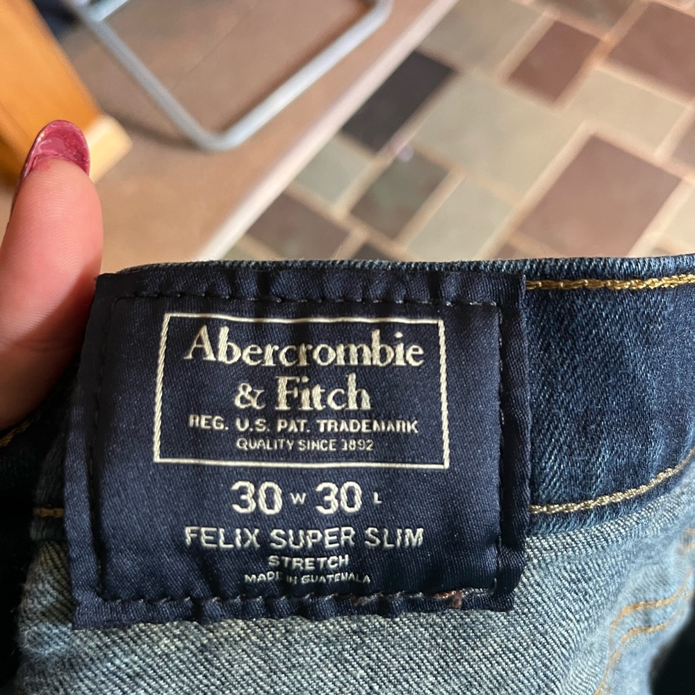 Abercrombie & Fitch Dark Wash Jeans 30x30 - Picture 3 of 5